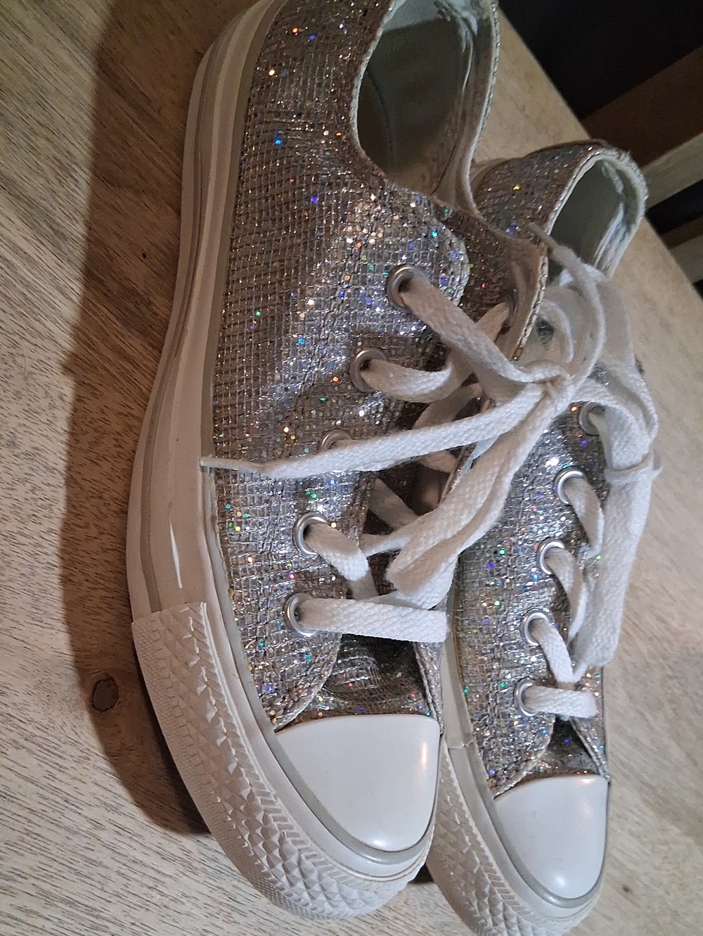 Glitter Low-Top Lace-Up Sneakers in Silver